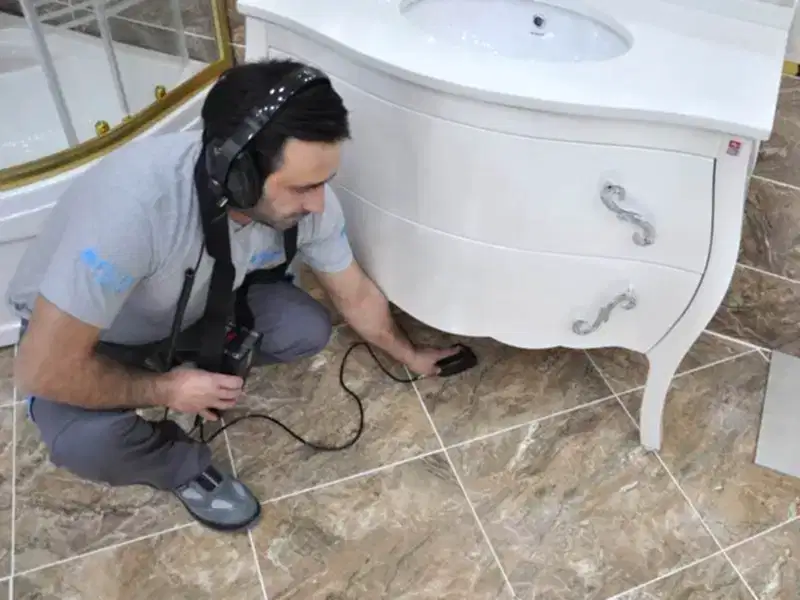 Esenler su kaçağı tespiti servisi olarak İstanbul ve çevre illerde 7/24 su kaçağı tespiti hizmeti vermekteyiz. Ev ve iş yerlerinde herhangi bir sebeple oluşan su kaçaklarını özel dinleme cihazları ve termal kameralar gibi teknolojik cihazlar ile noktasal olarak buluyoruz. Belirlenen sorun aynı gün 2 yıl garantili olarak firmamız tarafından tamir edilmektedir.